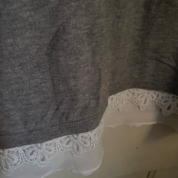 L - sweater with lace detail - Picture 4 of 5